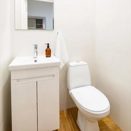 Krakivska Street Three-room On Rynok Square